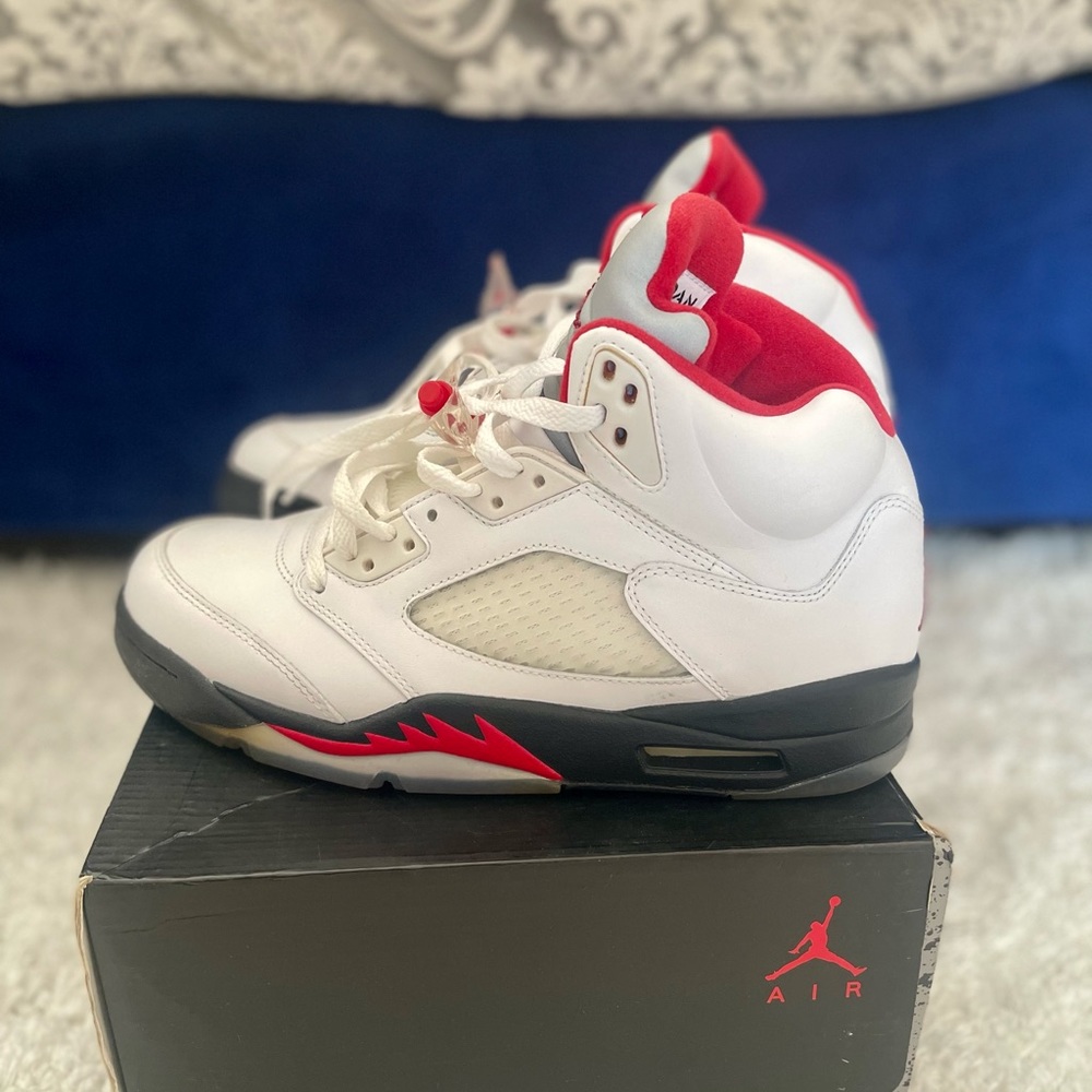 Used Air Jordan Retro 5 (2013) Fire Red Size 9 Authentic
